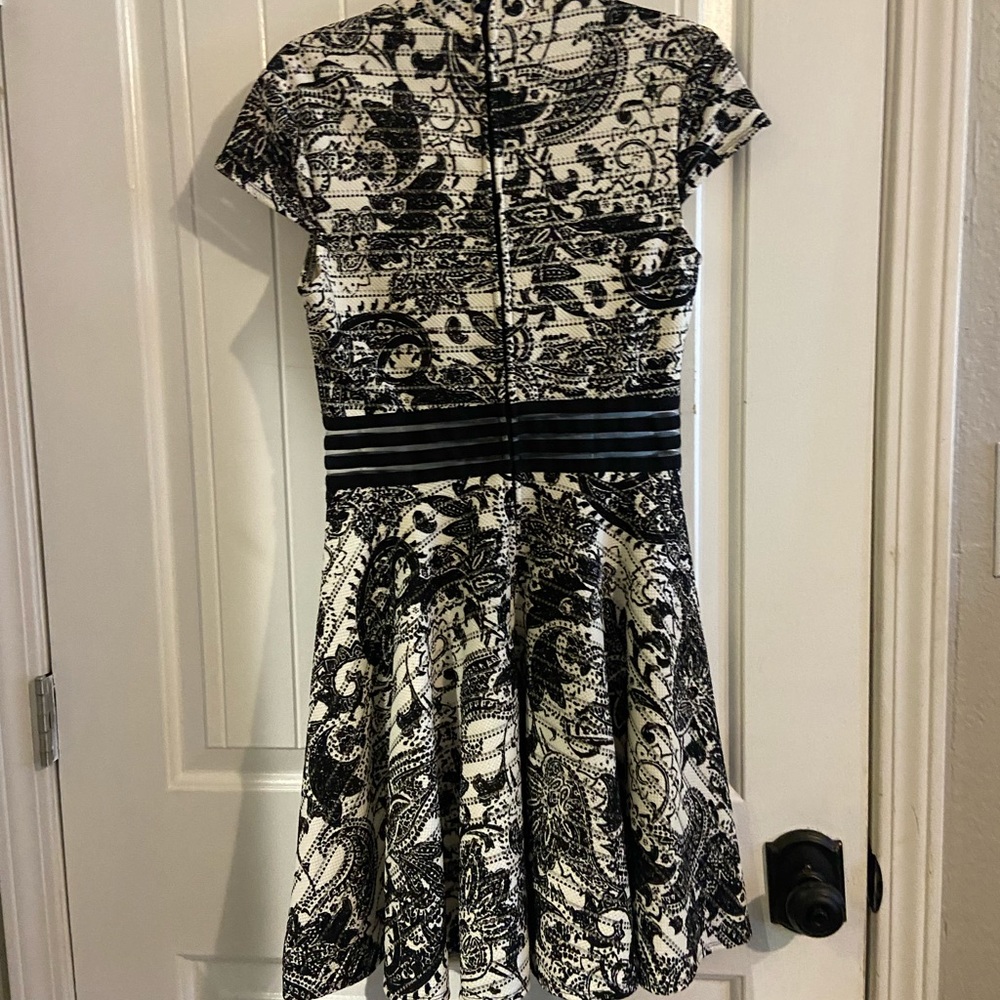 dress! - Picture 5 of 5